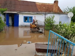 Под Кривым Рогом затопило село: люди выезжают, чиновники разводят руками