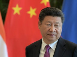 Лидер Китая Си Цзиньпин едва не рухнул лицом вниз: Путин странно улыбался