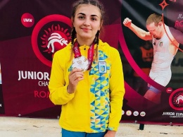 Украинка Акобия завоевала золото на юниорском чемпионате Европы по борьбе