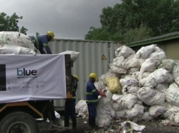 На Эвересте собрали 11 тонн мусора