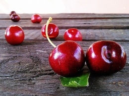Черешня и вишня: кому нельзя есть и чем полезны эти ягоды