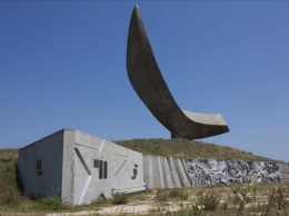 Керченский мемориал «Парус» существенно поврежден кувалдой и автогеном, - глава местной ячейки «Русской общины»