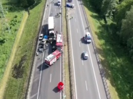 Страшная авария на автостраде в Польше - есть жертвы