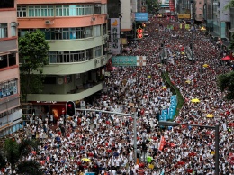 В Гонконге около 1 миллиона человек провели акцию протеста
