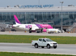 В аэропорту Львов назвали возможную дату открытия базы Wizz Air
