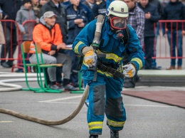 В Киеве выберут самого сильного спасателя