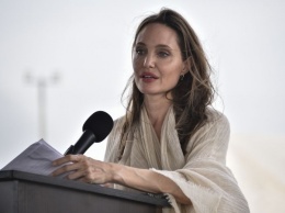 Уже поправилась! Как сейчас выглядит Анджелина Джоли?