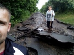 Дождь смыл дороги в Черкасской области - СМИ