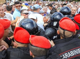 ''Путин, введи войска''? Жданов оценил протесты в Молдове