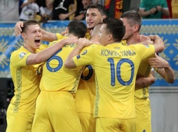 Украинские футболисты ушли на каникулы в статусе лидера
