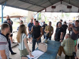 В мэрии Днепра объяснили противоправность действий представителей лодочной станции «Волна»
