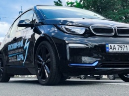 Активная езда по Киеву: как электрокар BMW i3s справился со слаломом и гонкой на время
