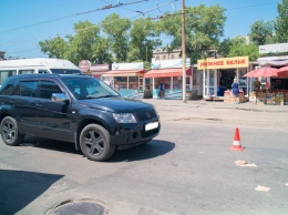 В Днепре на улице Пастера автомобиль Suzuki сбил женщину