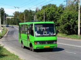 Инцидент под Харьковом: женщину заставили выйти из автобуса (фото)