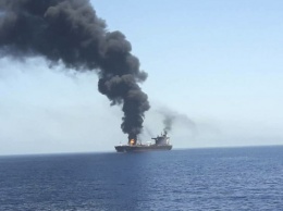 У берегов Ирана два танкера подверглись нападению: все подробности