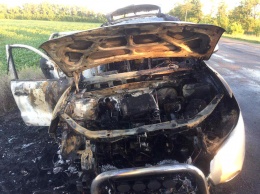 На Полтавщине загорелся автомобиль, в котором семья ехала на море (фото)