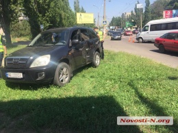 В Николаеве столкнулись «Чери» и микроавтобус