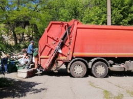 В некоторых районах Одессы стало чище, убрали мусор