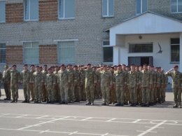 В Николаеве торжественно встретили десантников, вернувшихся с Донбасса