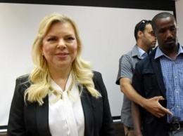 Жену израильского премьера оштрафовали на 14 тыс. евро за блюда из дорогих ресторанов