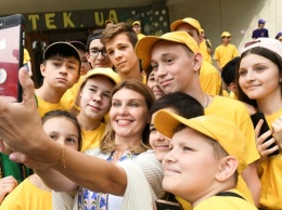 Елена Зеленская посетила детский лагерь "Артек"