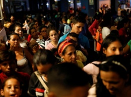 Тысячи венесуэльцев пересекли границу Перу, спасаясь от кризиса в своей стране
