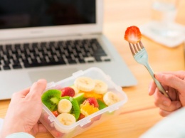Быстрый прием пищи приводит к проблемам со здоровьем и лишнему весу