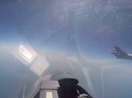 Опубликован ролик с перехватом бомбардировщика США российским Су-27