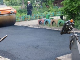 В Киеве на ремонт придомовых территорий и дорог потратят еще 60 миллионов: узнай адреса