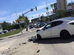 В Екатеринбурге автомобиль налетел на детскую коляску