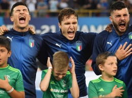 Футболисты сборной Италии оглушили детей громким исполнением гимна: яркие фото