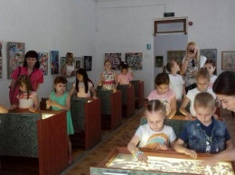Почти две тысячи симферопольских школьников отдохнули на летней площадке учреждения в Детском парке
