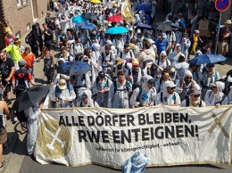 Тысячи людей вышли на климатические протесты в Германии