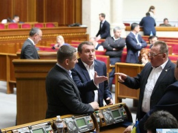 Зеленскому предложили наказать "кнопкодавов" по-настоящему: надо парламент, как в Британии