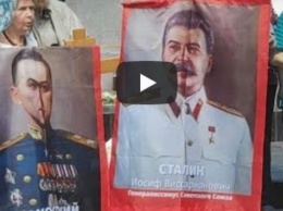 Украинцев разозлил крестный ход с портретом Сталина в Киеве