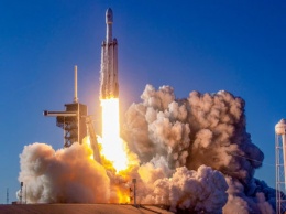 Илон Маск запустит в космос ракету с человеческим прахом