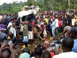 В Камеруне столкнулись автобус и грузовик: 22 жертвы