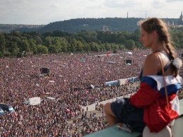 В Чехии прошла крупнейшая за 30 лет антиправительственная акция протеста