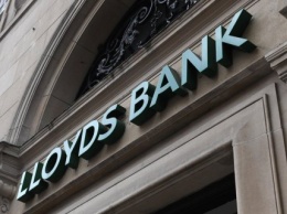 Британский банк заморозил счета 8 тысяч клиентов в рамках борьбы с отмыванием денег
