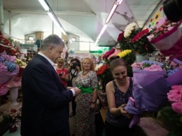 Одиннадцать друзей Порошенко: экс-президента уличили в странной любви, кто оказался в списках «ЗаЖ**у»