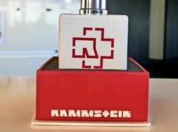 Rammstein выпустили духи с "нотками кокаина и героина"