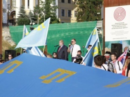 В Киеве прошли праздничные мероприятия в честь Дня крымскотатарского флага
