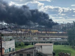 Во Львове горит локомотивное депо возле вокзала
