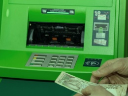 ПриватБанк списал деньги с карт украинцев, разгорелся скандал: "началось..."