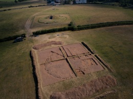 На «острове друидов» археологи нашли захоронение возрастом четыре тысячи лет