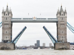 Тауэрский мост в Лондоне отмечает 125-летие