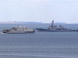 В Одессу пришли румынские корветы и американский эсминец