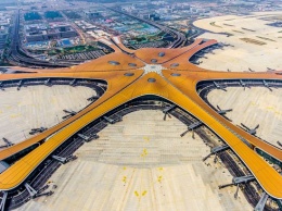 В Пекине построили крупнейший в мире аэропорт (фото)