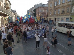 Во Львове националисты провели Марш тысячелетия украинского государства. Фото и видео