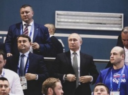 Путину - убийце украинцев, террористу, пришлось встать во время исполнения гимна Украины на Европейских играх
